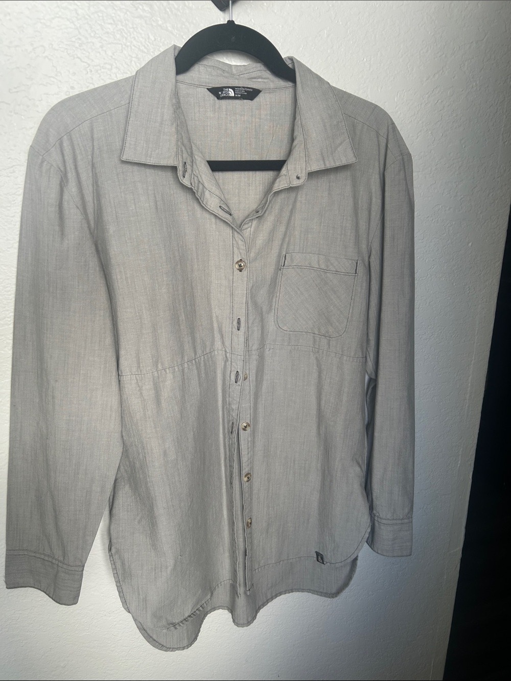 The North Face Womens Light Gray Button-Up Shirt, pleated back
